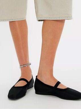 New with tags. Vagabond Hillary ballet flat in black